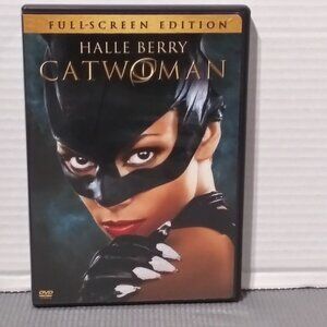 CATWOMAN : Halle Berry